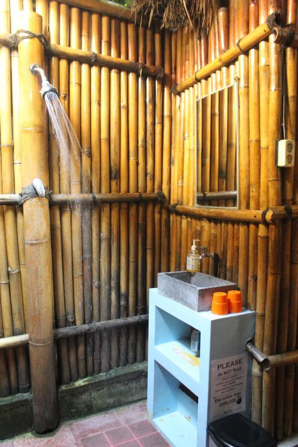 Viavia Guesthouse Yogyakarta Exterior photo